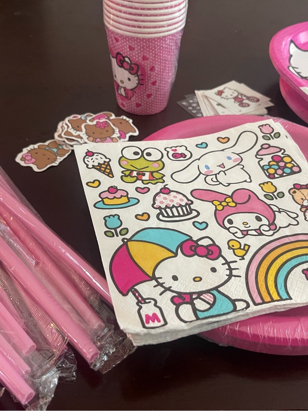 Hello Kitty Pink Rainbow Party Tableware Set
